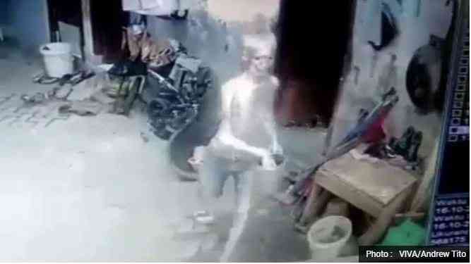 Viral Manusia Silver Terekam CCTV Curi HP di Cengkareng