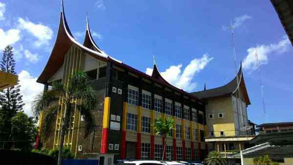 Kantor Gubernur Provinsi Sumatera Barat di Kota Padang